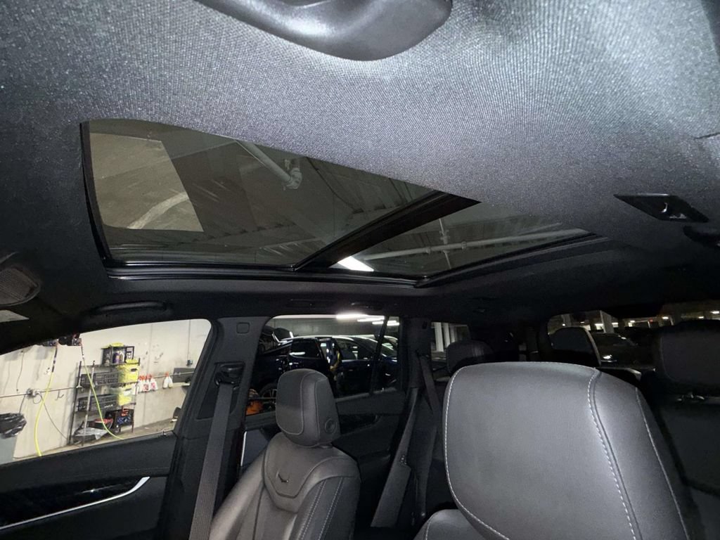 Used 2025 Cadillac XT6 Premium Luxury AWD/4WD image 25