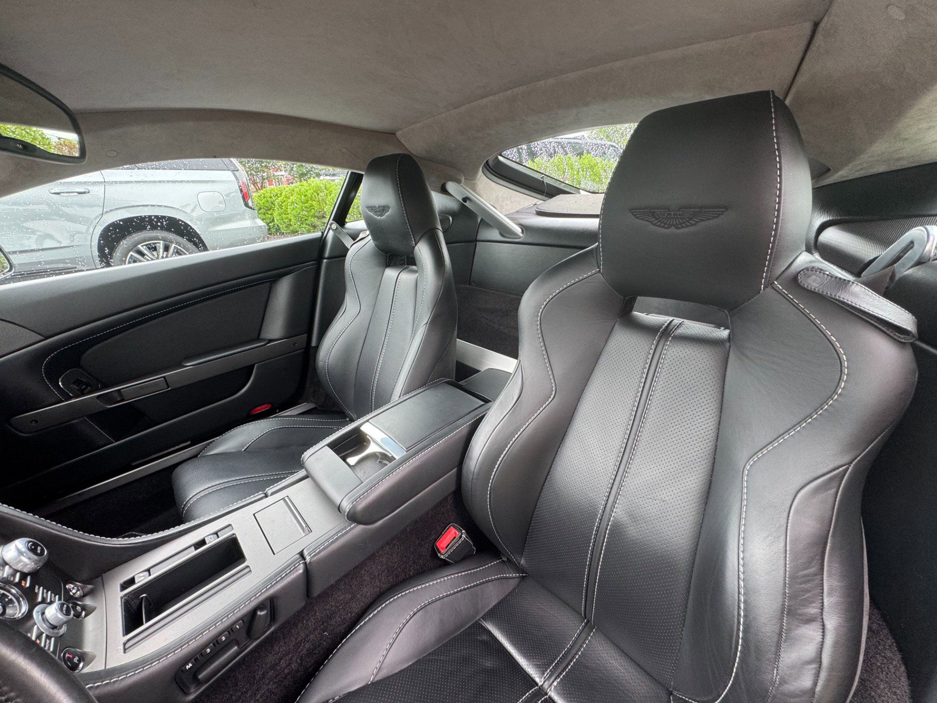 Used 2015 Aston Martin V8 Vantage GT image 11