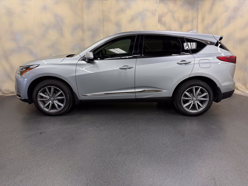 Used 2023 Acura RDX w/ Technology Package AWD/4WD image 3