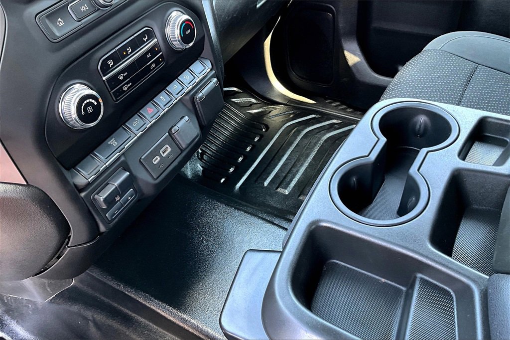 Used 2023 GMC Sierra 3500 Pro w/ Convenience Package image 18