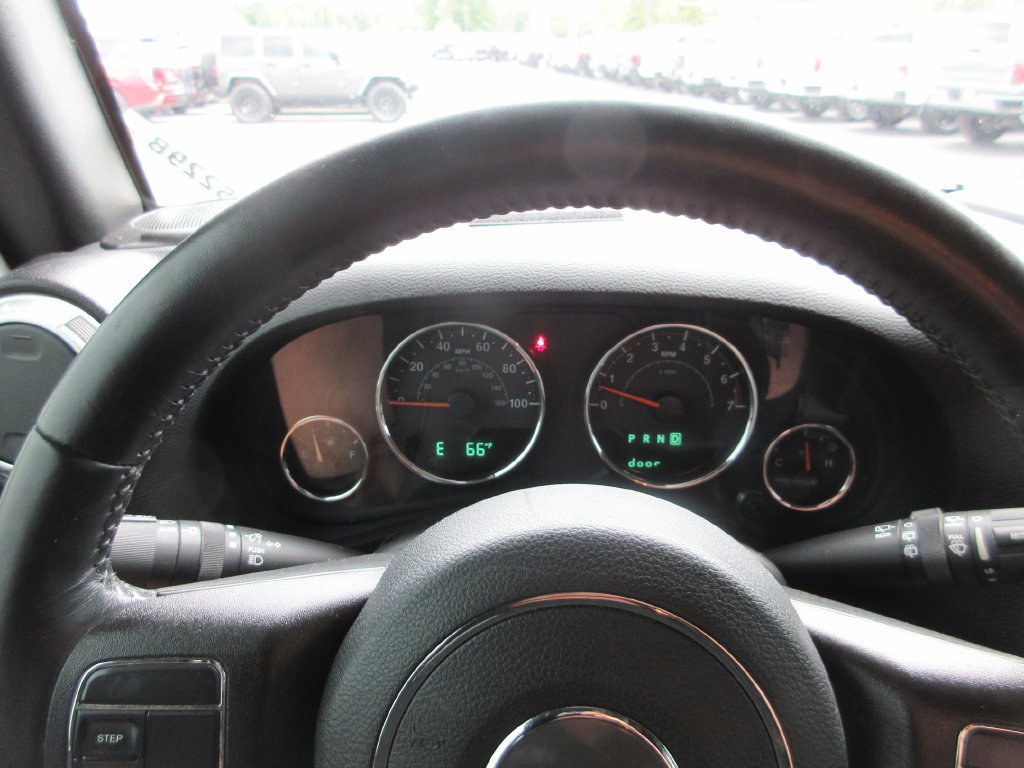 Used 2018 Jeep Wrangler Unlimited Sahara AWD/4WD image 23