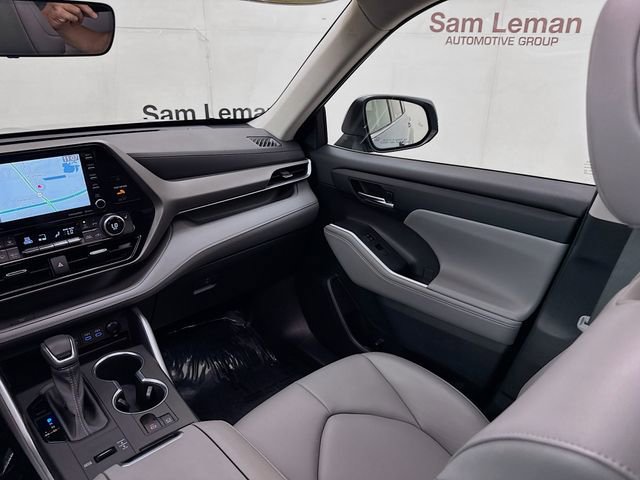 Used 2022 Toyota Highlander XLE image 24