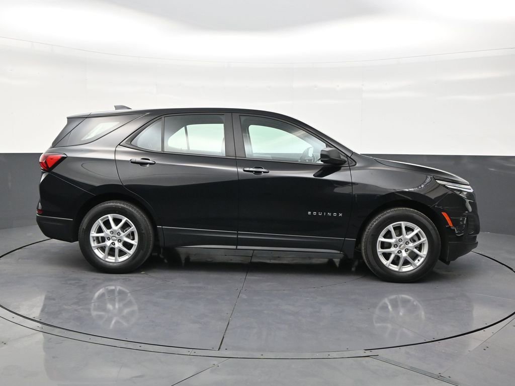 Used 2023 Chevrolet Equinox LS image 6