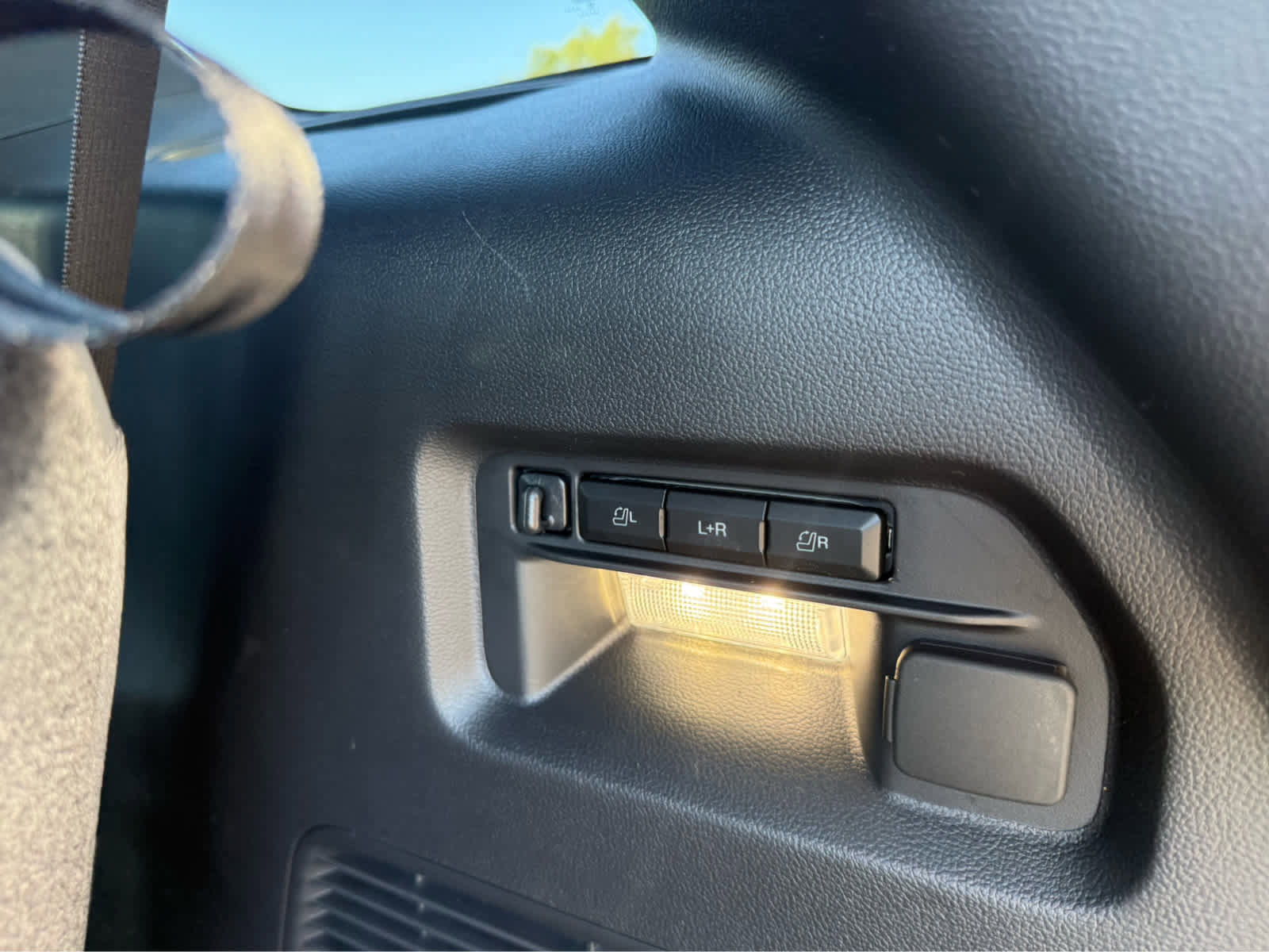 New 2025 Ford Explorer ST image 25