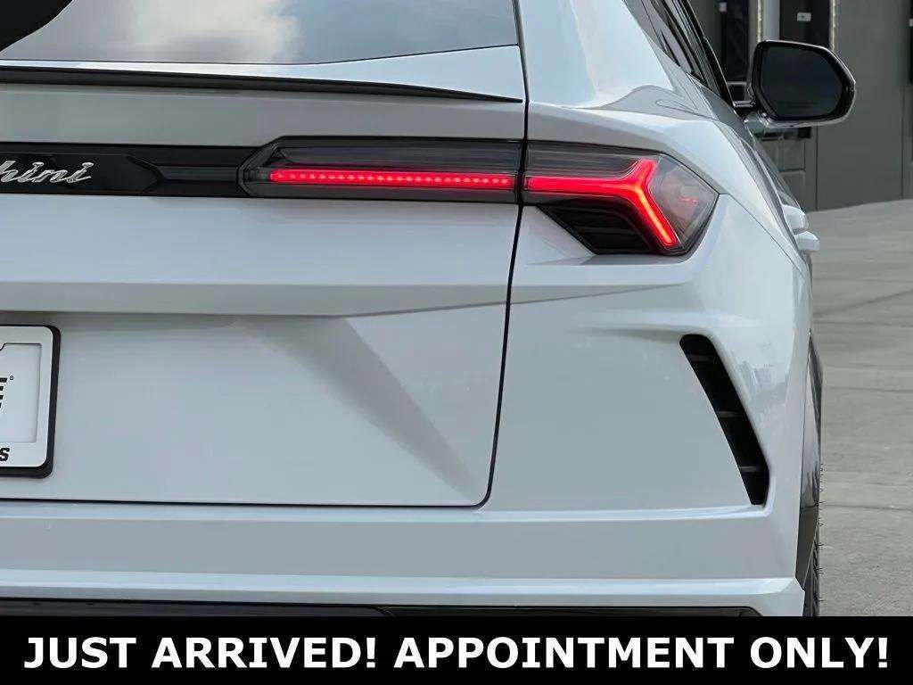 Used 2022 Lamborghini Urus image 44