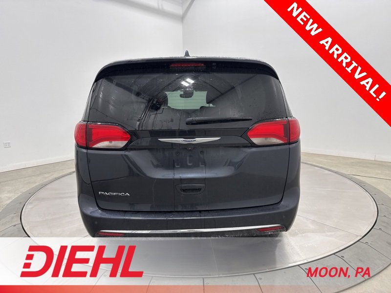 Used 2019 Chrysler Pacifica Touring-L w/ Advanced Safetytec Group image 6