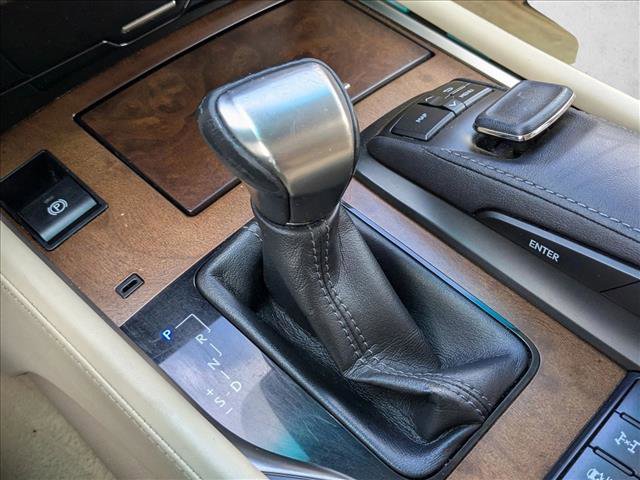 Used 2016 Lexus LX 570 4WD w/ Luxury Package image 12