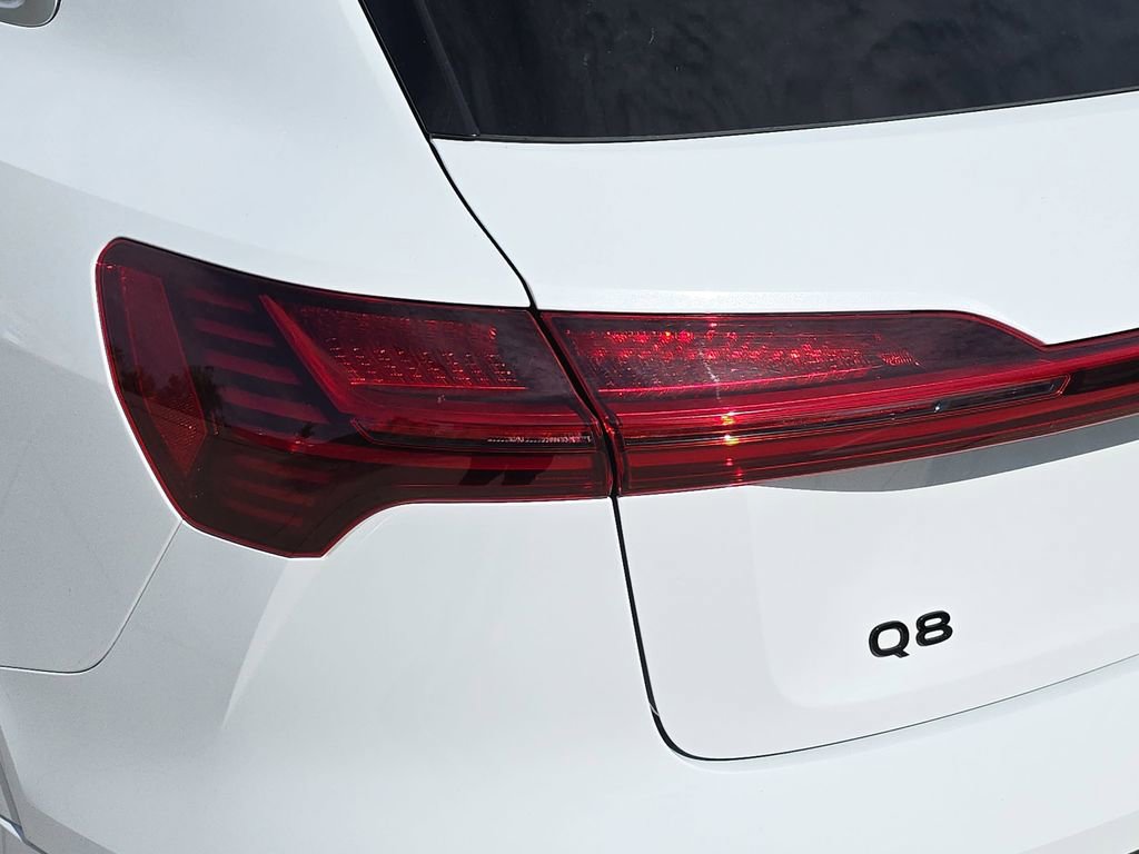 Certified 2024 Audi Q8 e-tron Premium Plus image 34