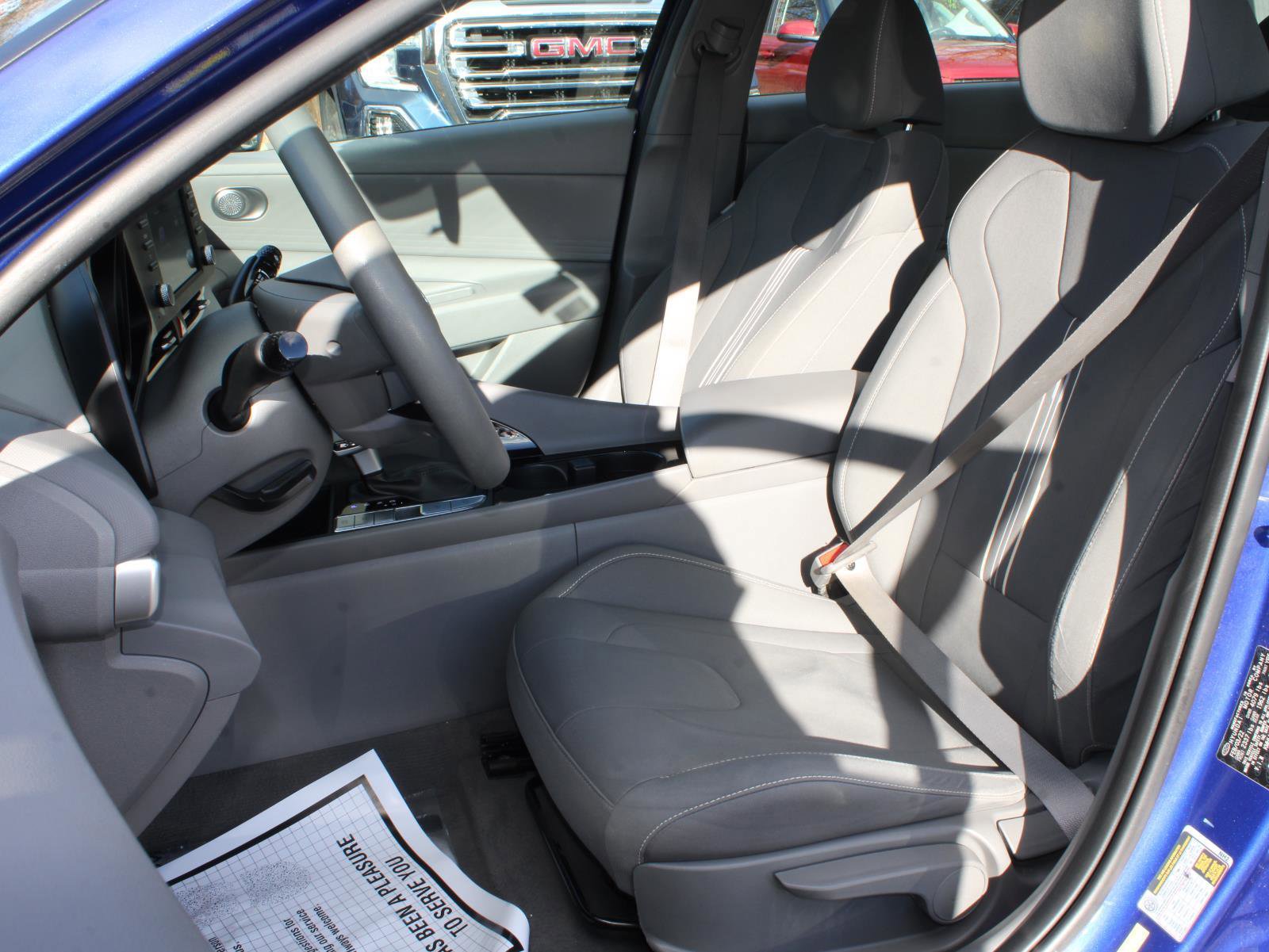 Used 2022 Hyundai Elantra Blue image 15