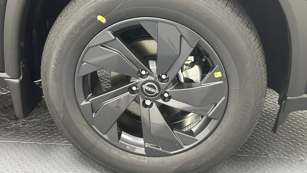 New 2026 Nissan Rogue SV AWD/4WD image 15
