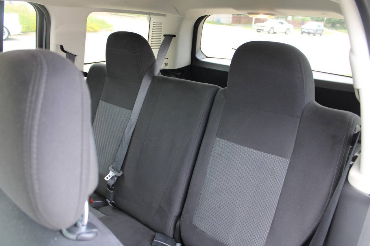Used 2017 Jeep Patriot Latitude FWD image 17