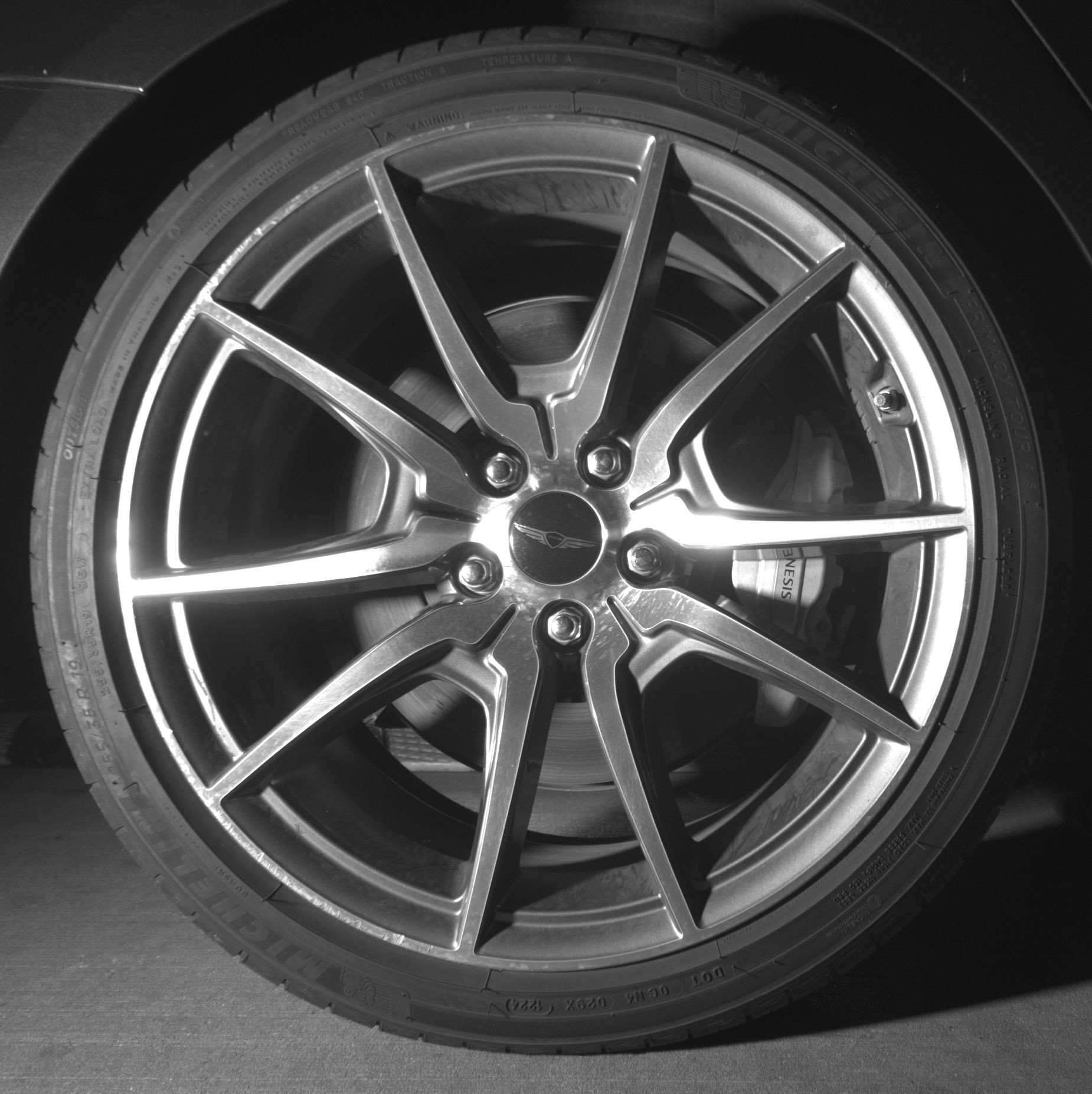 Used 2025 Genesis G70 2.5T image 15