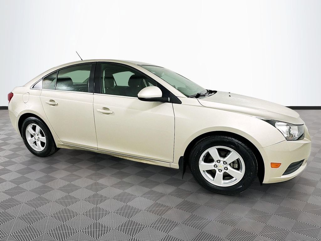 Used 2014 Chevrolet Cruze LT image 8