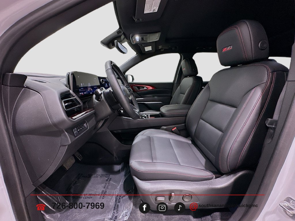 Used 2025 Chevrolet Traverse Z71 w/ Enhanced Driving Package AWD/4WD image 23