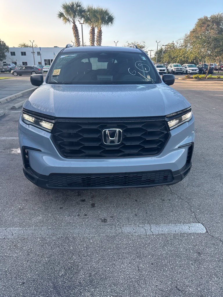 Used 2023 Honda Pilot Sport image 26