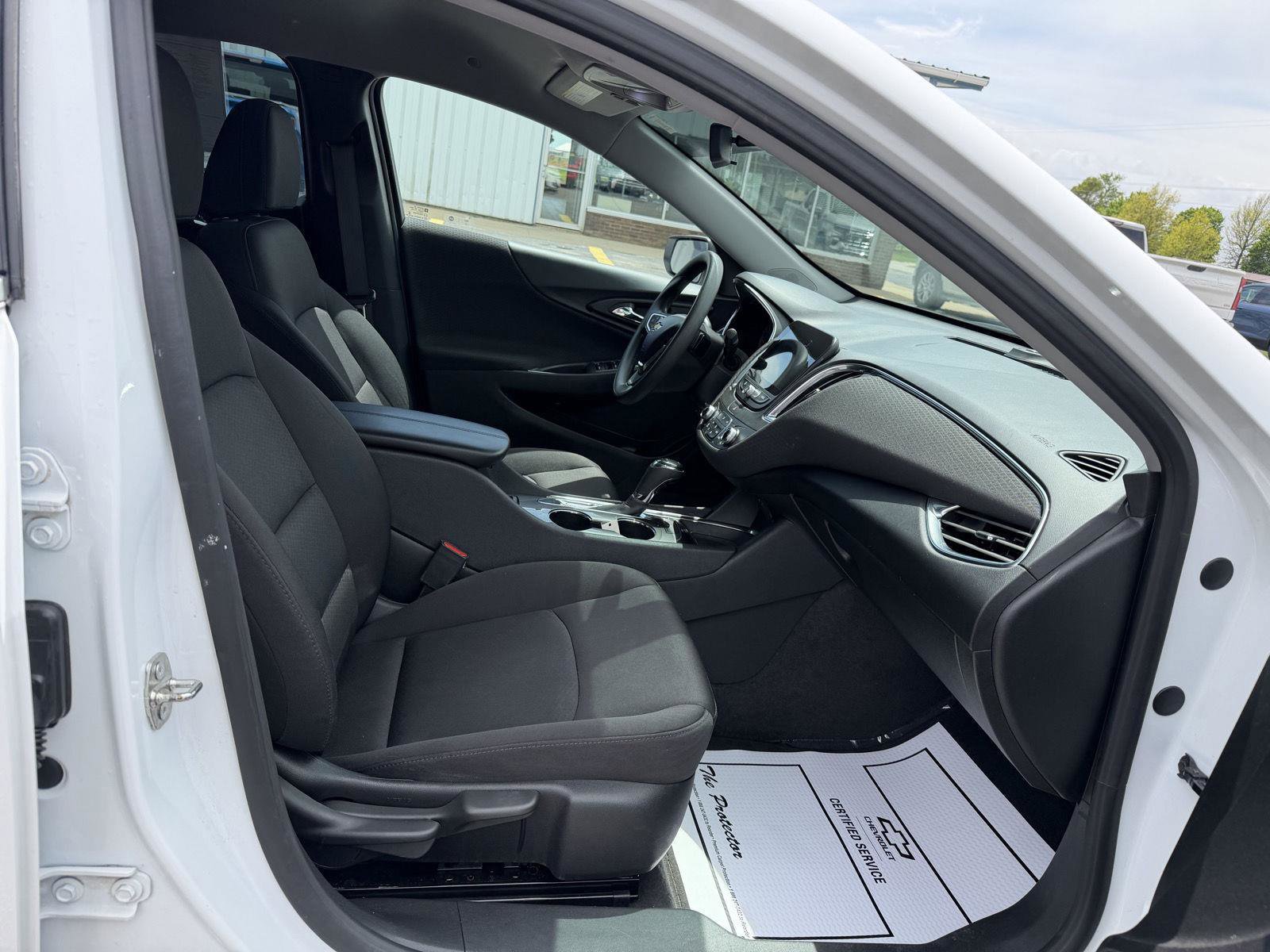 Used 2019 Chevrolet Malibu LT FWD image 17