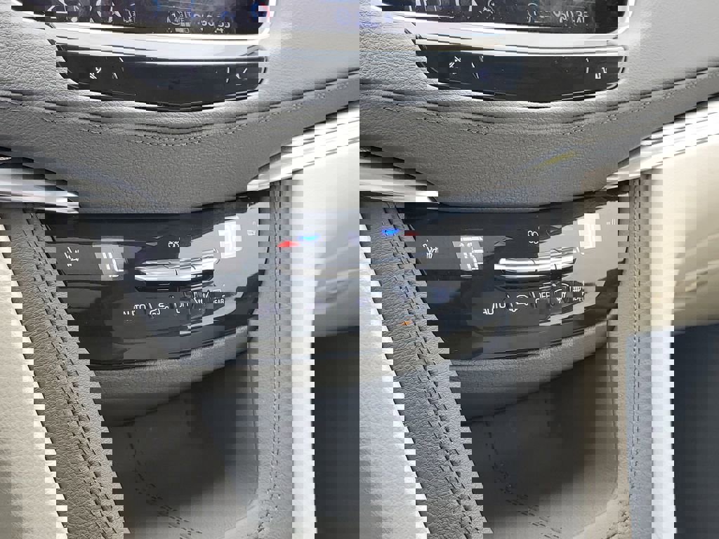 Certified 2023 Cadillac XT5 Premium Luxury AWD/4WD image 33