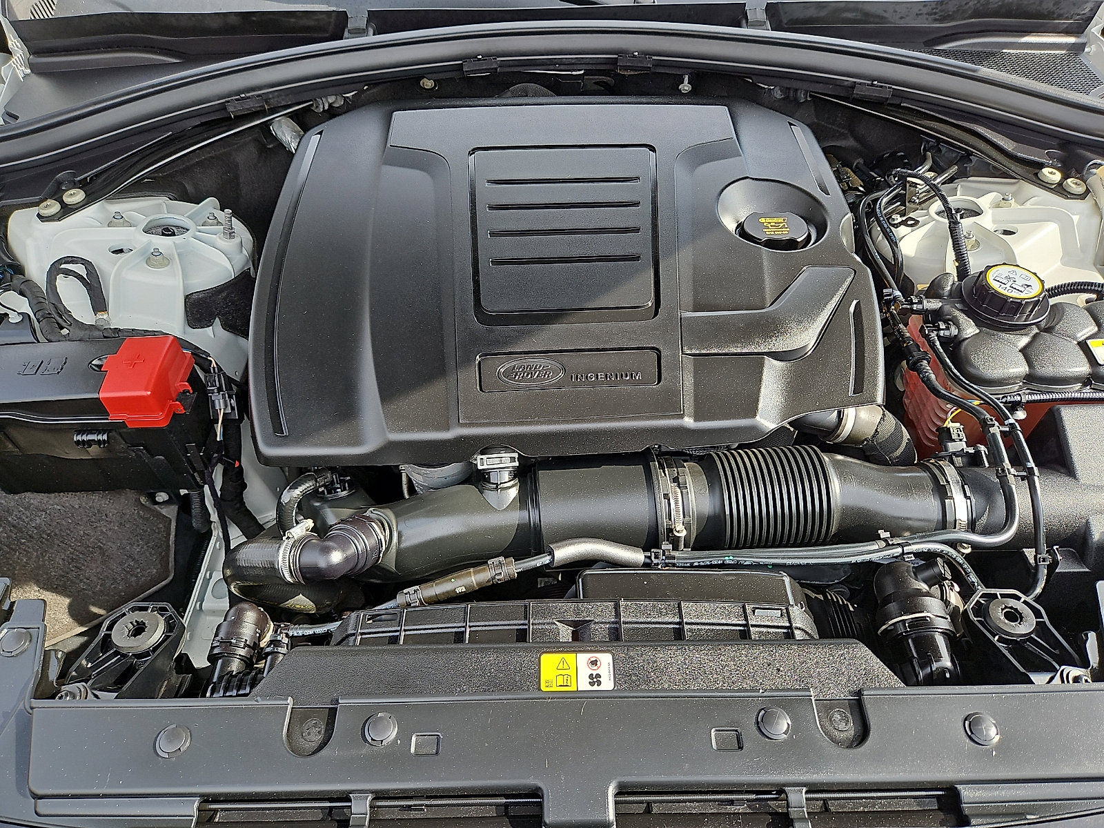 Used 2020 Land Rover Range Rover Velar R-Dynamic S image 28