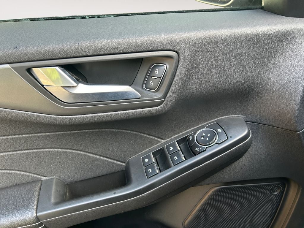 Used 2025 Ford Escape SE FWD image 21