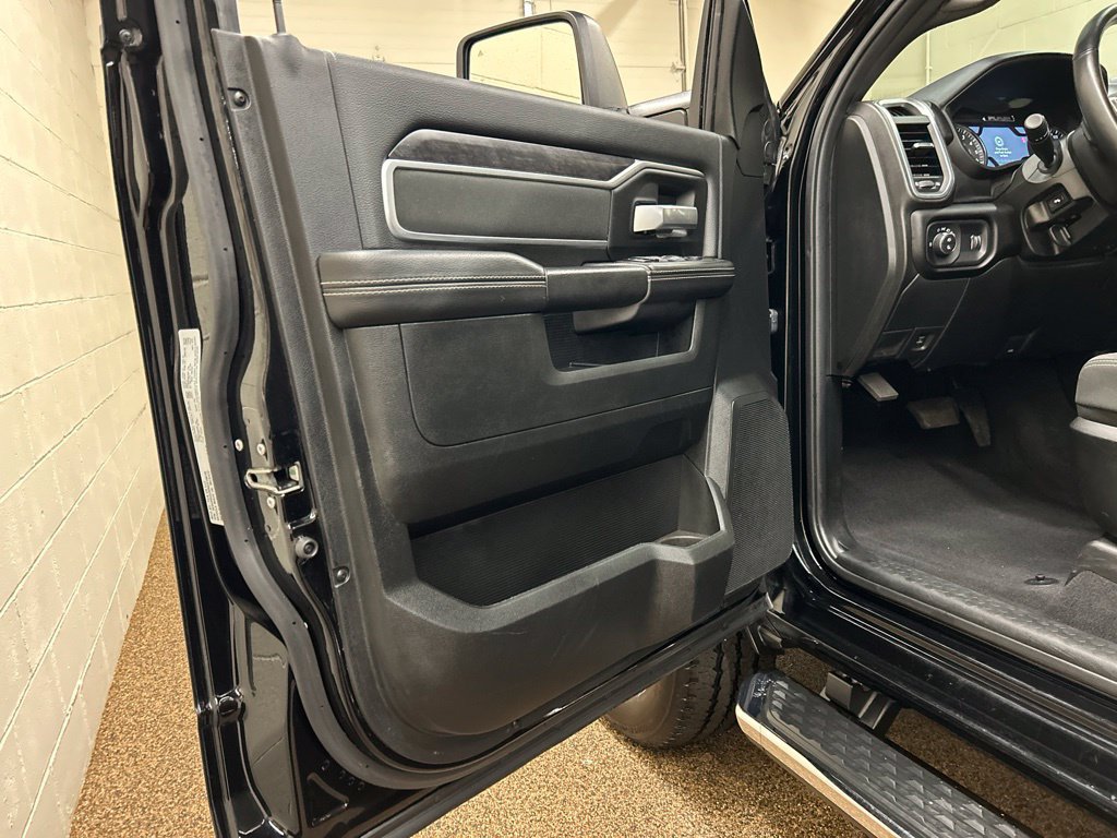 Used 2024 RAM 2500 Big Horn w/ Night Edition AWD/4WD image 15