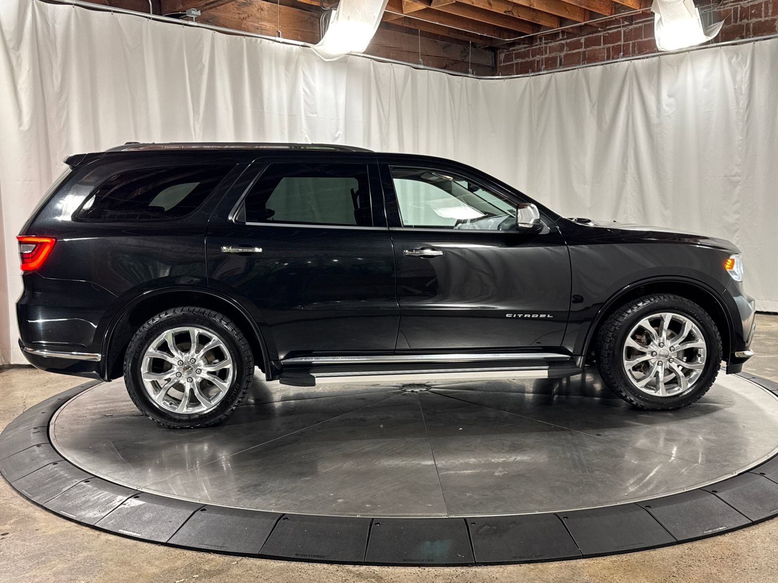 Used 2016 Dodge Durango Citadel w/ Premium Entertainment Group image 9