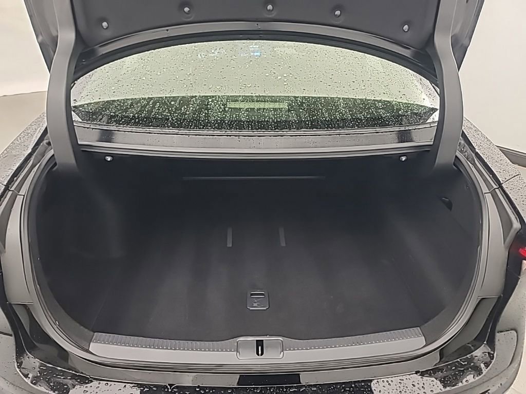 Used 2025 Toyota Crown XLE AWD/4WD image 18