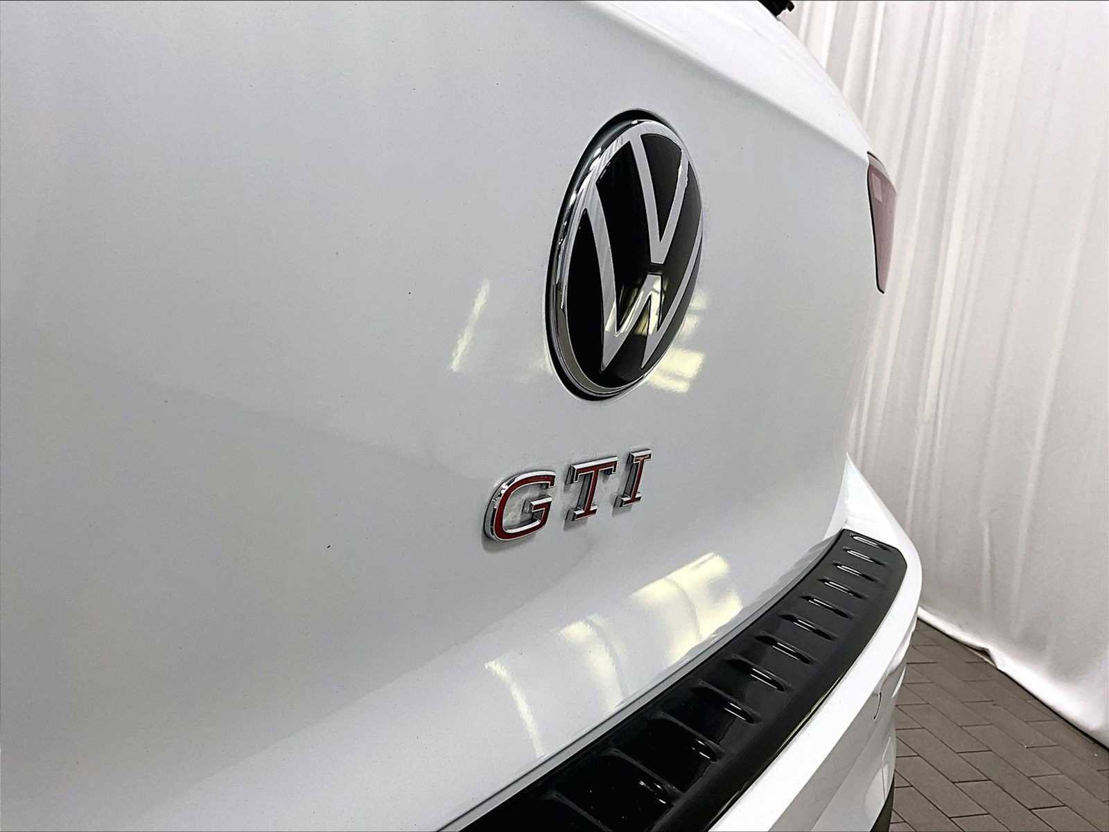 Used 2024 Volkswagen GTI Autobahn image 34