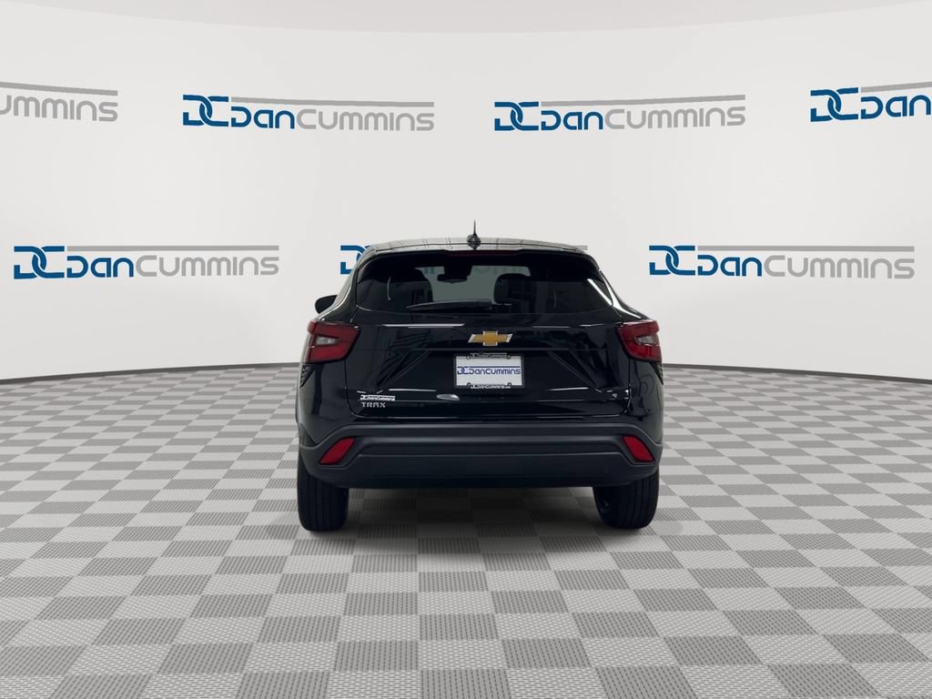 New 2026 Chevrolet Trax LS FWD image 7