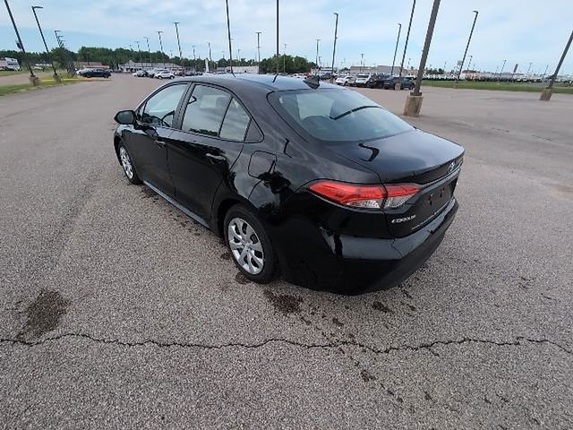Used 2025 Toyota Corolla LE w/ Convenience Package FWD image 8