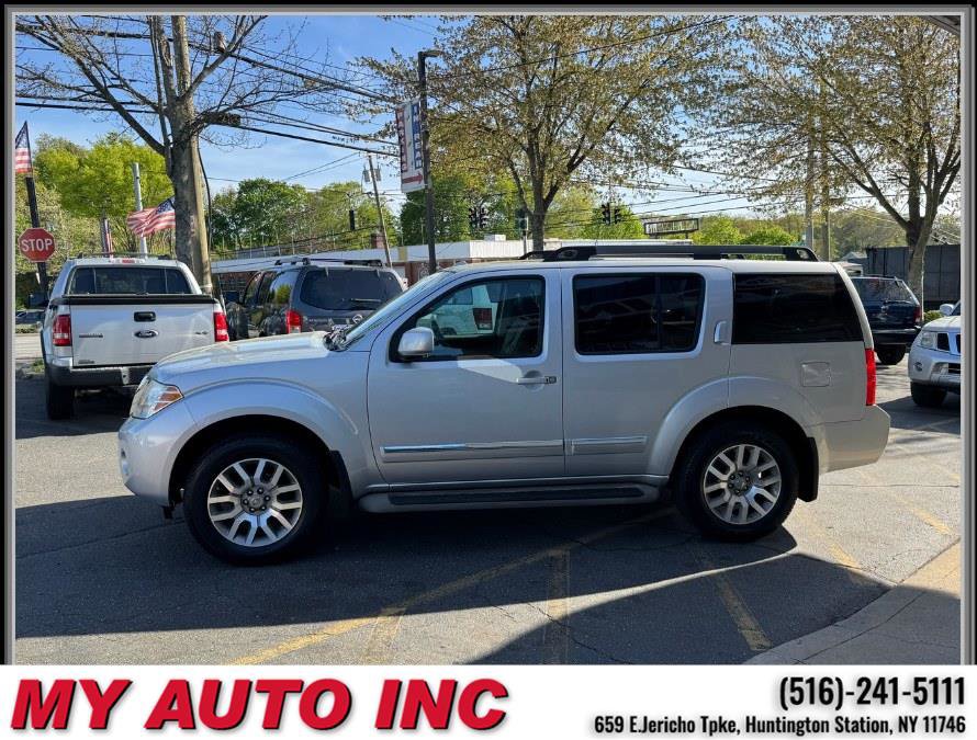 Used 2011 Nissan Pathfinder LE w/ Navigation Pkg image 7