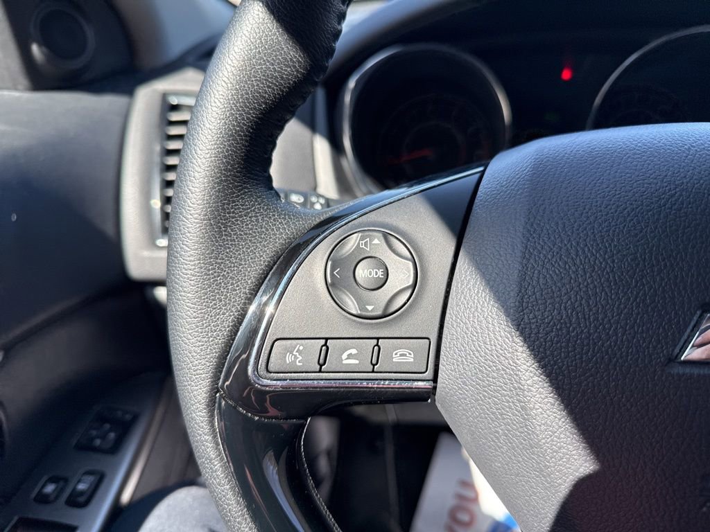 Used 2025 Mitsubishi Outlander Sport AWD image 17