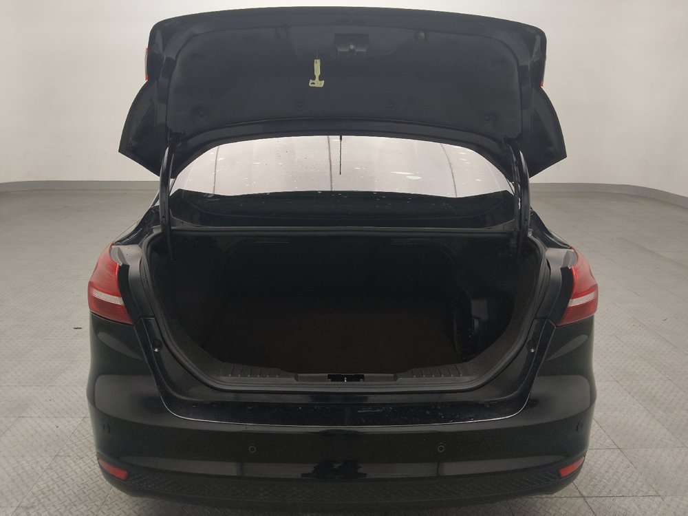 Used 2018 Ford Focus Titanium w/ Titanium Technology Package FWD image 29