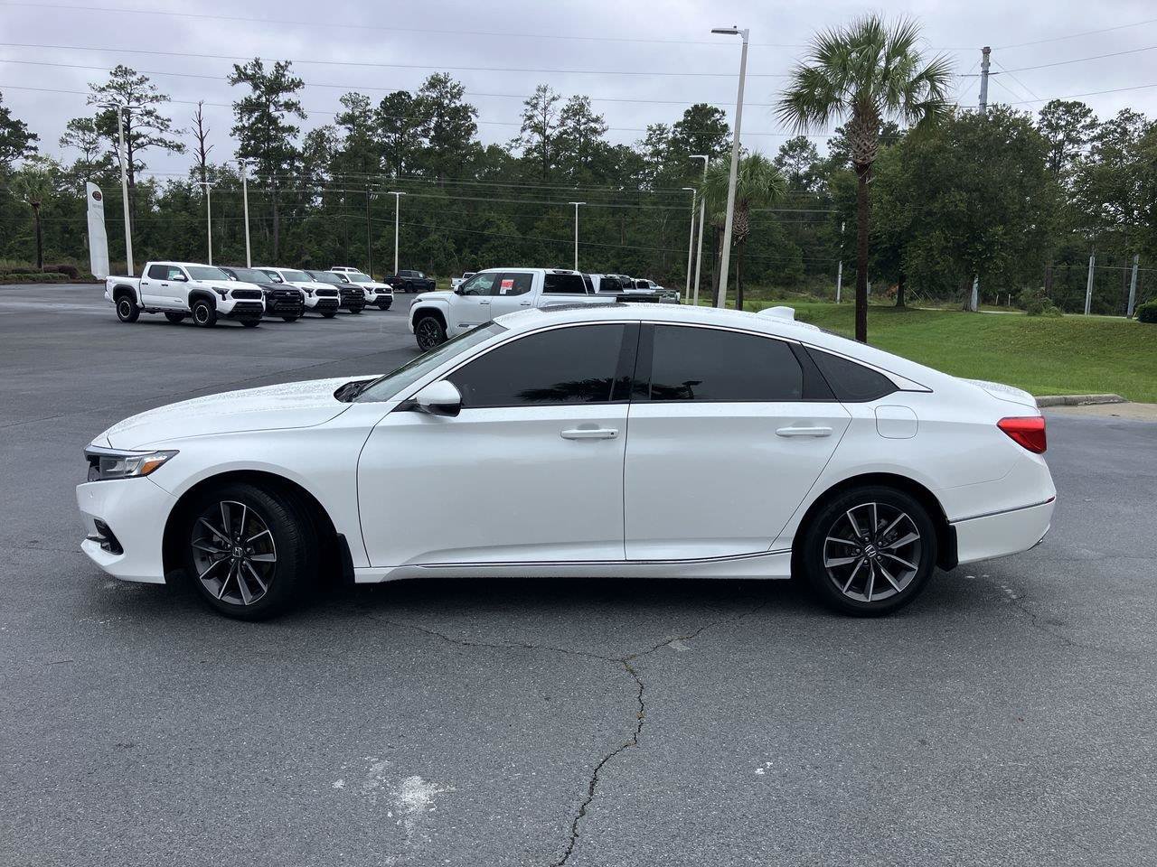Used 2021 Honda Accord EX-L image 2