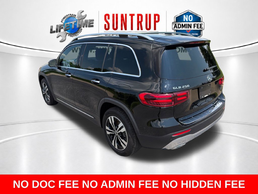 Used 2025 Mercedes-Benz GLB 250 image 3