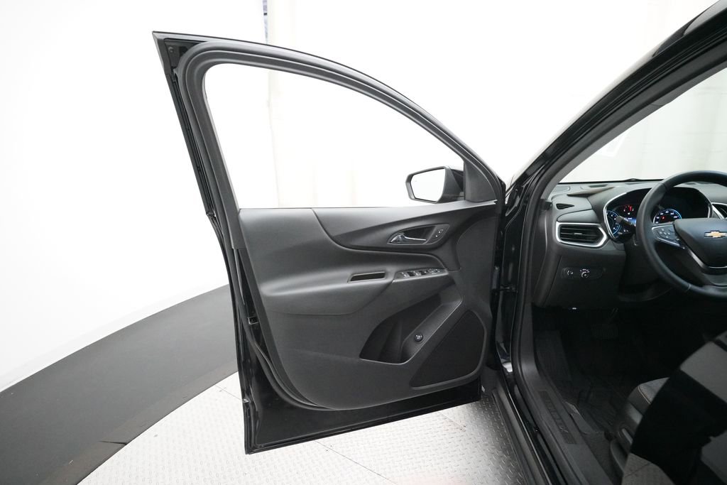 Certified 2024 Chevrolet Equinox LT w/ LPO, Floor Liner Package image 28