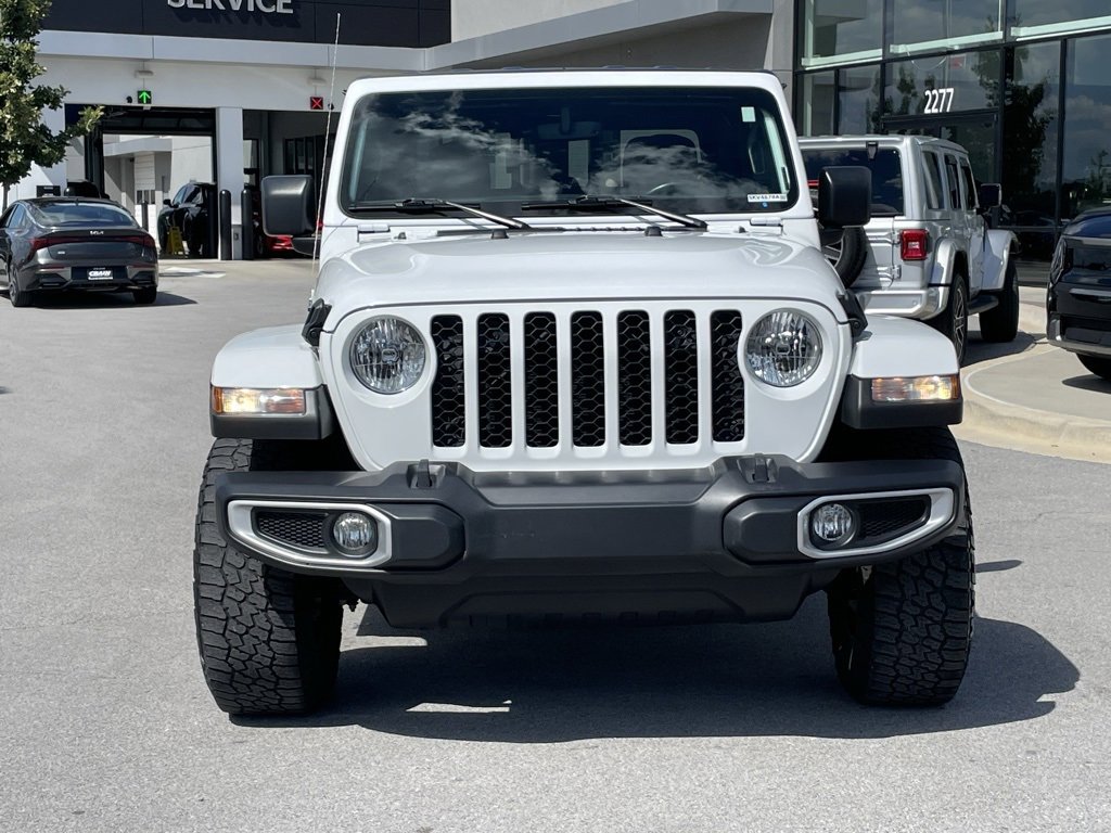 Used 2022 Jeep Gladiator Sport image 2