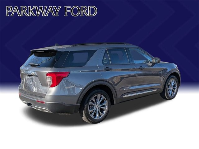 Used 2023 Ford Explorer XLT w/ Equipment Group 202A image 5