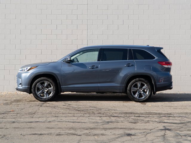 Used 2019 Toyota Highlander Limited Platinum image 2