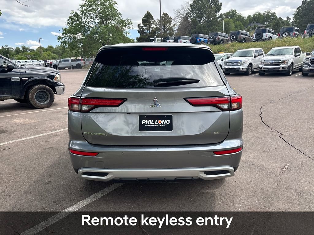 Used 2024 Mitsubishi Outlander SE AWD/4WD image 4