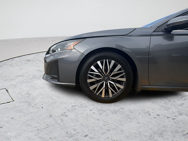 Used 2023 Nissan Altima 2.5 SV FWD image 35