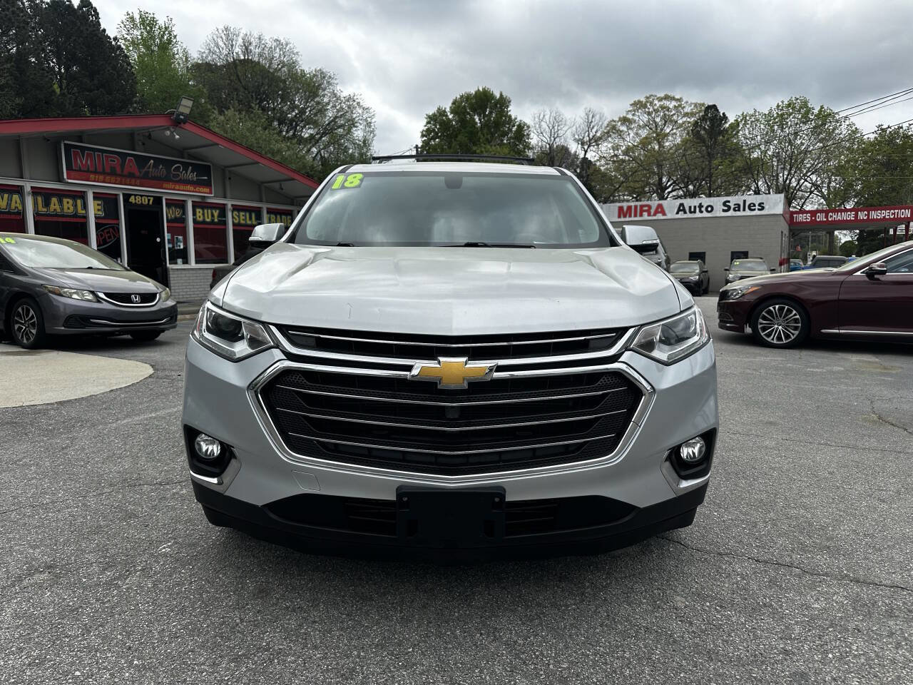 Used 2018 Chevrolet Traverse LT image 9