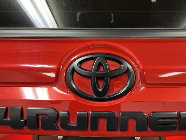 Used 2024 Toyota 4Runner SR5 AWD/4WD image 30