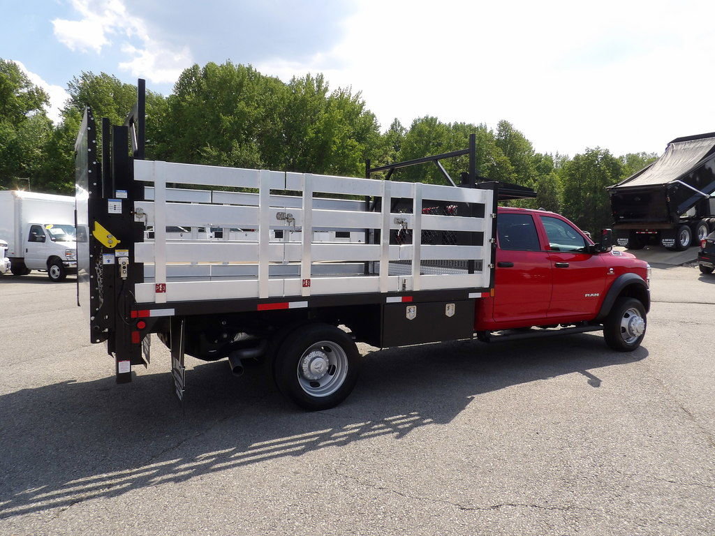 Used 2021 RAM 5500 Tradesman w/ Chrome Appearance Group RWD image 8
