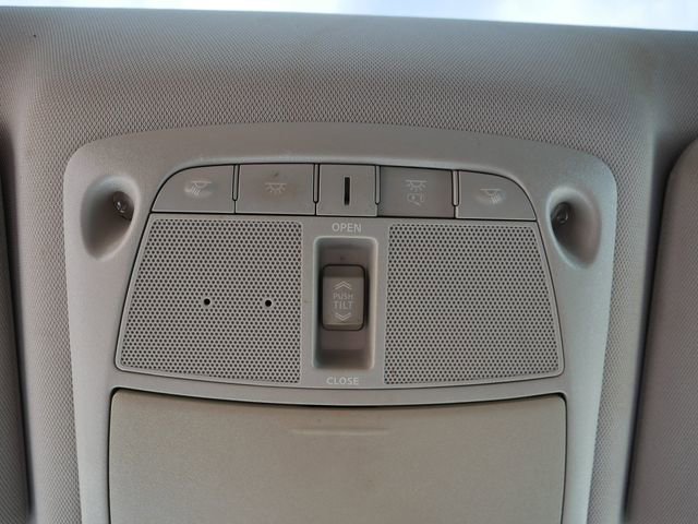 Used 2017 Nissan Rogue SV image 34