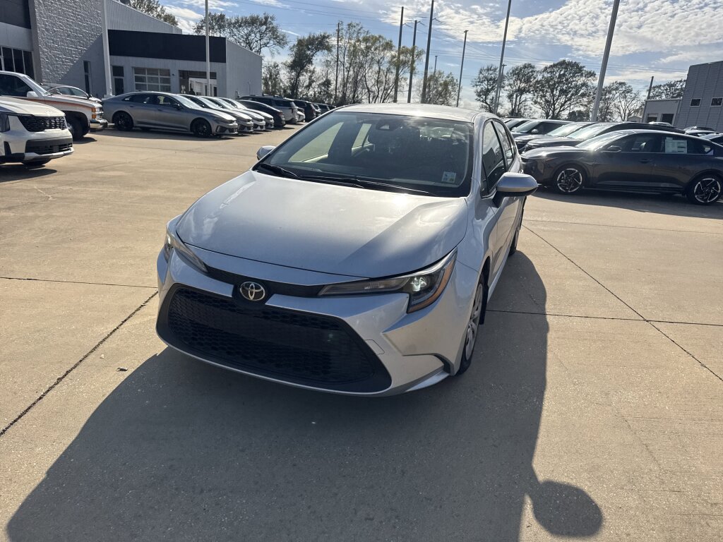 Used 2022 Toyota Corolla LE image 5