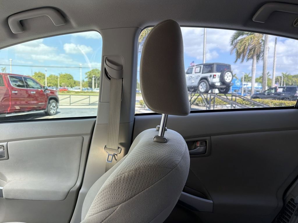 Used 2014 Toyota Prius Three image 12