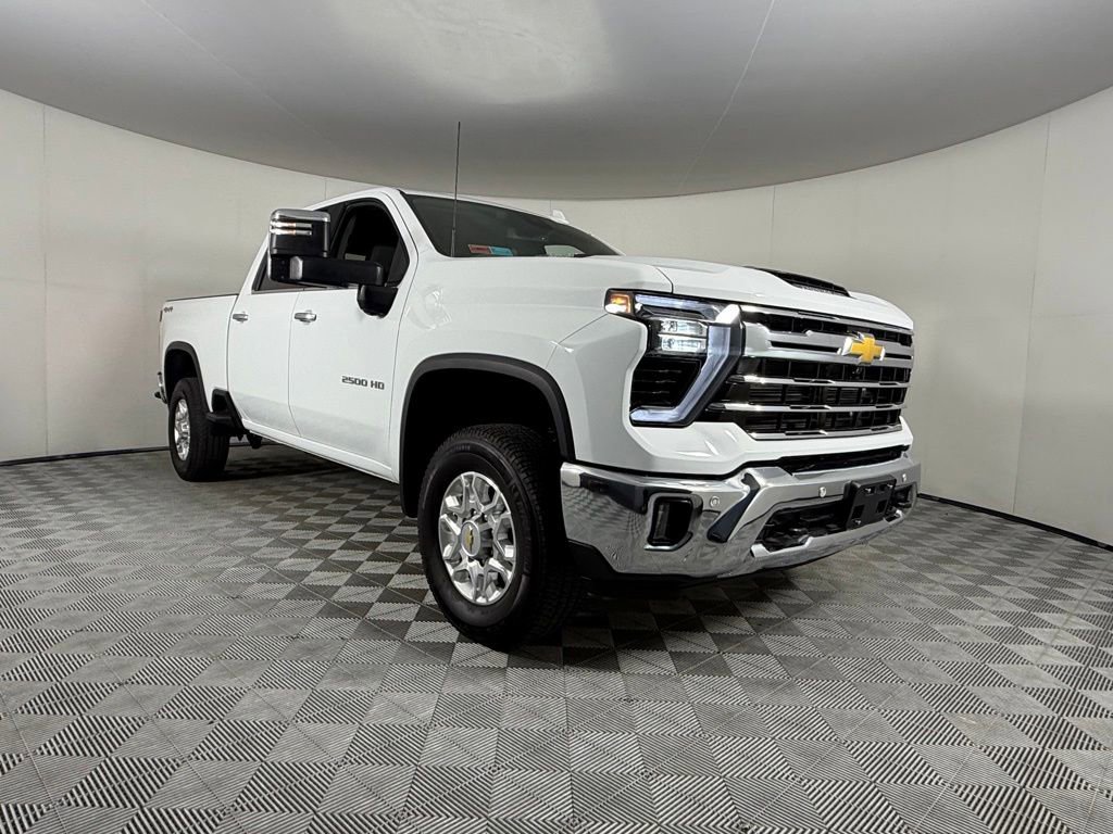 Used 2025 Chevrolet Silverado 2500 LTZ w/ LTZ Convenience Package AWD/4WD image 5