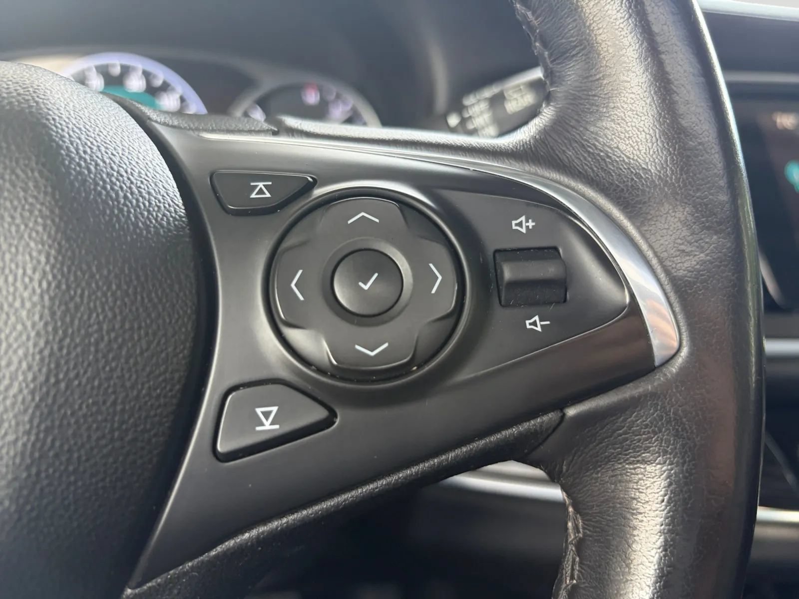 Used 2019 Buick Enclave Avenir w/ Avenir Technology Package AWD/4WD image 33