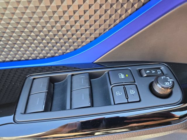 Used 2020 Toyota C-HR XLE FWD image 37