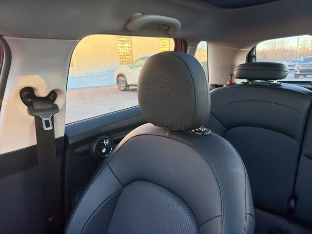 Used 2021 MINI Cooper 4-Door Hardtop w/ Storage Package image 57